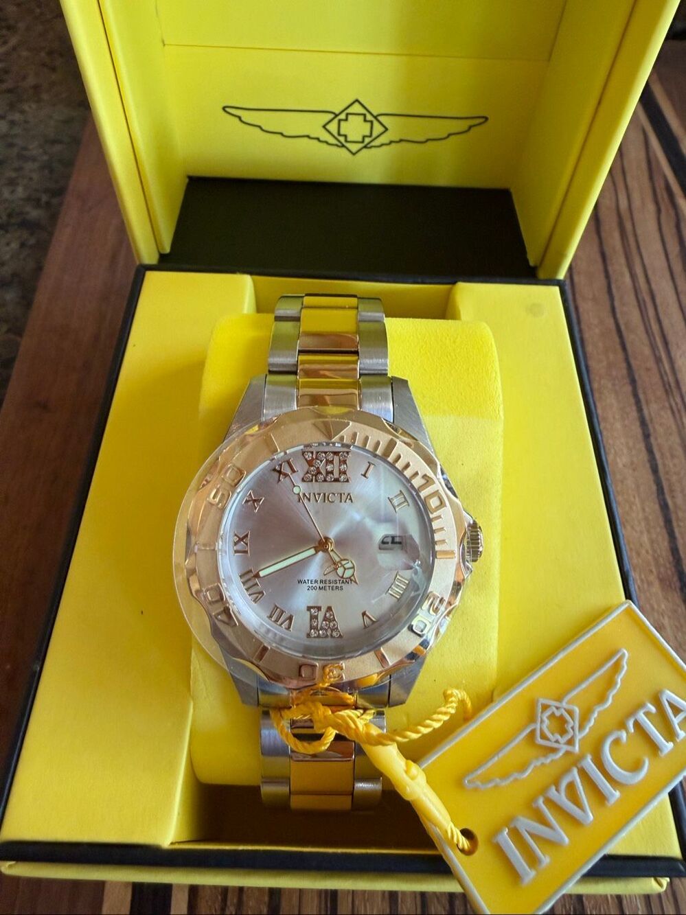 New in Box Invicta women’s Pro Diver two tone watch￼